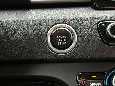 Used 2018 Kia Niro LX image 21