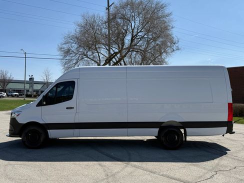 Used 2019 Mercedes-Benz Sprinter 170 Cargo image 7