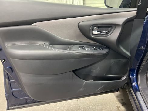 Used 2024 Nissan Murano SV image 23