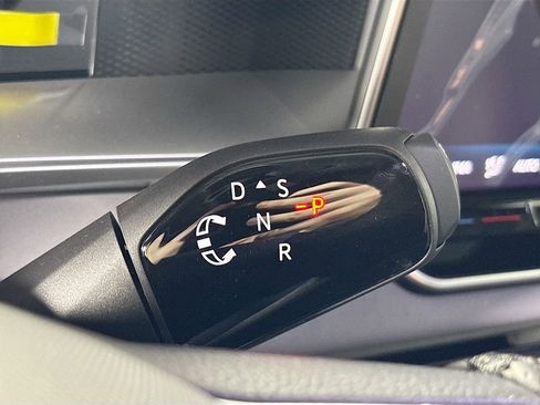 New 2025 Volkswagen Tiguan SE R-Line image 17