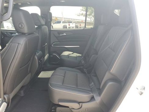 New 2026 Chevrolet Traverse High Country w/ LPO, Floor Liner Package FWD image 15