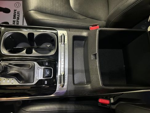Used 2022 Kia Carnival SX Prestige FWD image 19