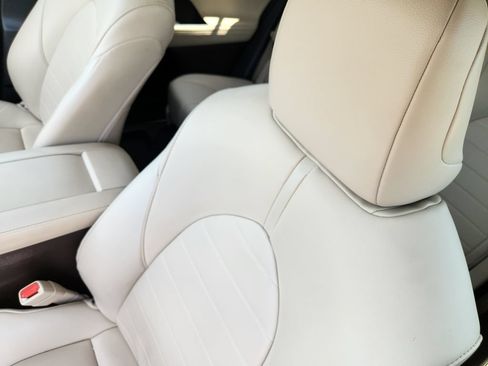 Used 2021 Toyota Highlander XLE FWD image 24