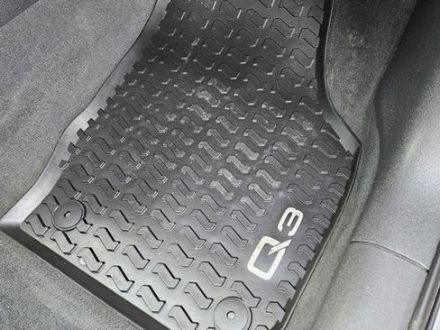 Used 2018 Audi Q3 2.0T Premium Plus w/ Premium Plus Package image 30