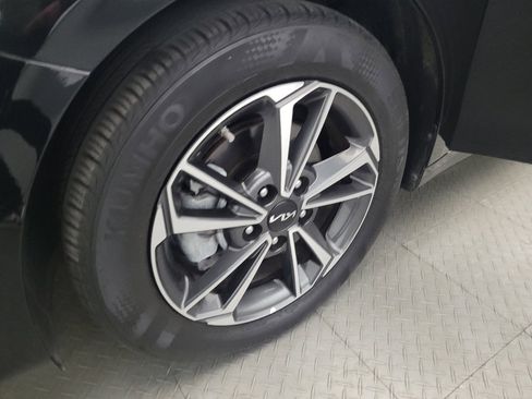 Used 2022 Kia Forte LXS image 31