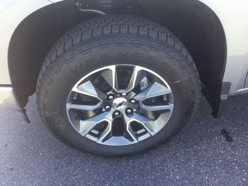 Used 2025 Chevrolet Silverado 1500 RST image 11