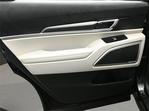 Used 2022 Kia Telluride S image 13