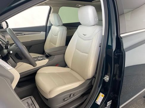 Used 2025 Cadillac XT5 Premium Luxury AWD/4WD image 33