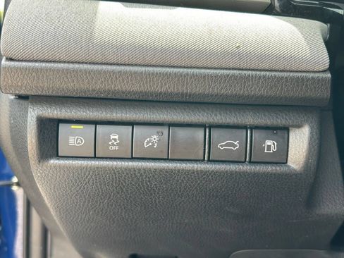 Used 2025 Toyota Camry LE w/ Convenience Package FWD image 21