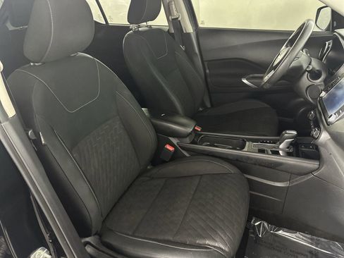 Used 2022 Nissan Kicks SV image 31
