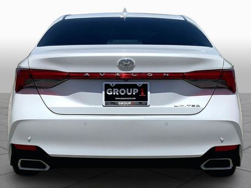 Used 2022 Toyota Avalon Limited w/ Advanced Safety Package FWD image 5