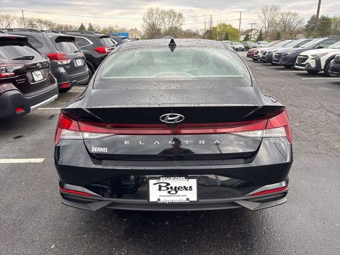 Used 2023 Hyundai Elantra SEL w/ Convenience Package image 4