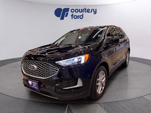Certified 2024 Ford Edge SEL image 3