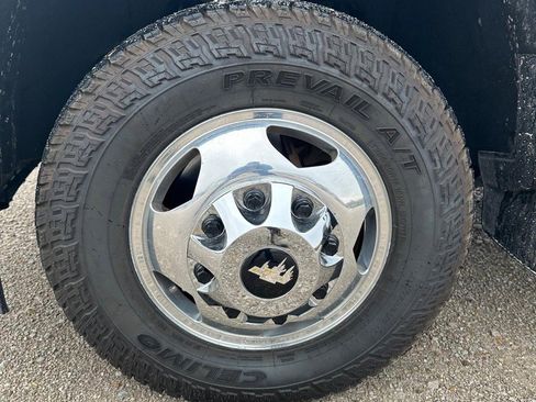 Used 2018 Chevrolet Silverado 3500 High Country w/ Duramax Plus Package image 12