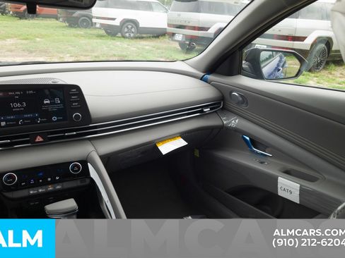 Certified 2025 Hyundai Elantra Sport FWD image 17