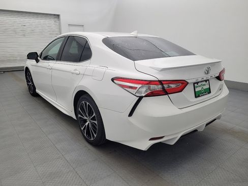 Used 2020 Toyota Camry SE FWD image 5
