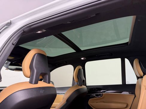 Used 2018 Volvo XC90 T6 Momentum w/ Convenience Package image 19