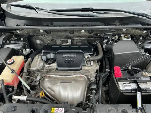 Used 2018 Toyota RAV4 LE w/ All Weather Liner Package AWD/4WD image 35