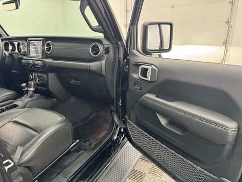 Used 2021 Jeep Wrangler Unlimited Sahara AWD/4WD image 26