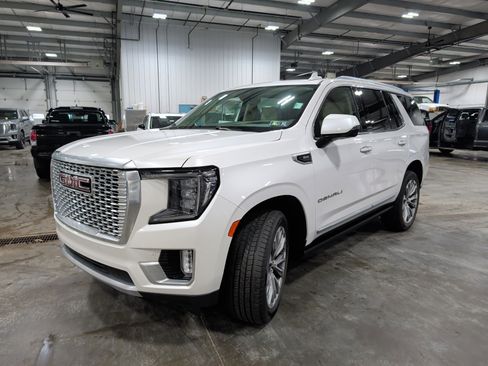 Used 2021 GMC Yukon Denali w/ Denali Premium Package image 6