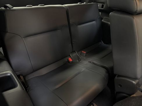 Used 2023 Mitsubishi Outlander SE image 34