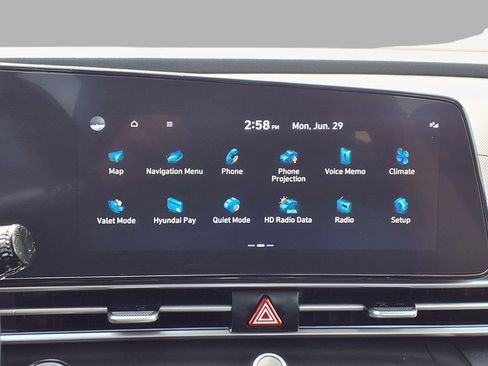 Used 2024 Hyundai Elantra SEL w/ Convenience Package FWD image 7