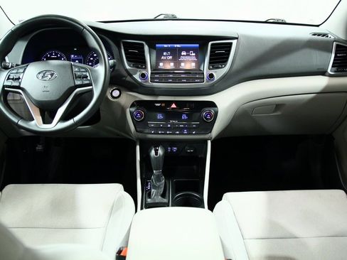 Used 2018 Hyundai Tucson Sport image 4