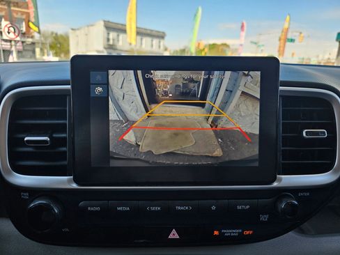 Used 2023 Hyundai Venue SEL FWD image 24