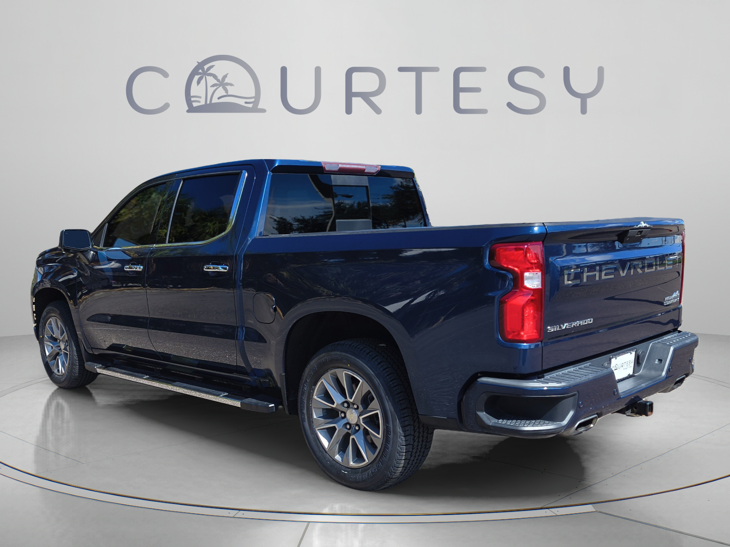 Used 2021 Chevrolet Silverado 1500 High Country w/ Z71 Off-Road Package AWD/4WD image 5