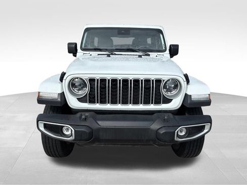 Used 2025 Jeep Wrangler Unlimited Sahara AWD/4WD image 9