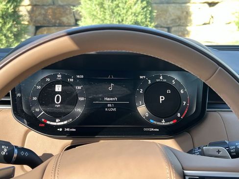 New 2026 Land Rover Range Rover Long Wheelbase SE AWD/4WD image 24