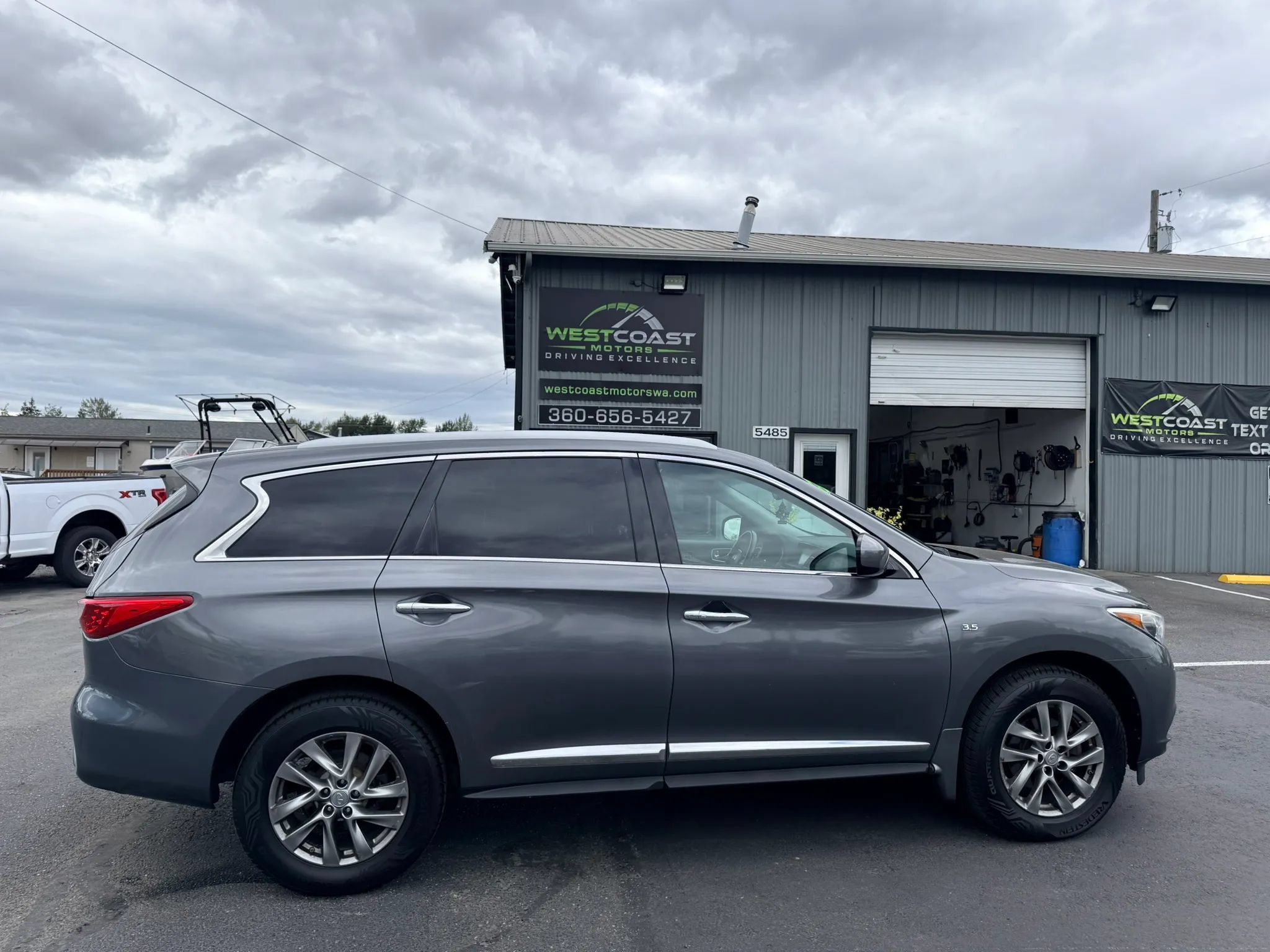 Used 2015 INFINITI QX60 Luxe AWD/4WD image 8