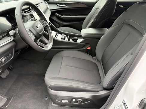 New 2026 Jeep Grand Cherokee Laredo AWD/4WD image 11