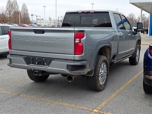 Used 2024 Chevrolet Silverado 3500 High Country w/ High Country Premium Package image 3