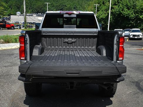 New 2026 Chevrolet Silverado 2500 ZR2 w/ LPO, Dark Essentials Package AWD/4WD image 8