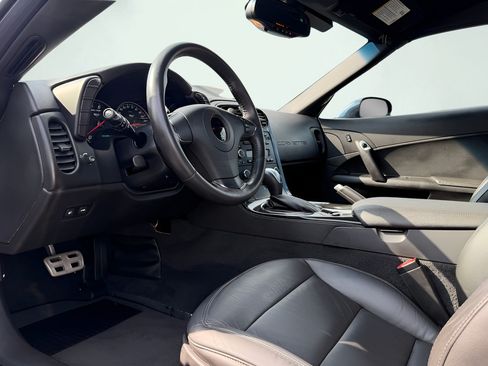 Used 2013 Chevrolet Corvette Grand Sport RWD image 2