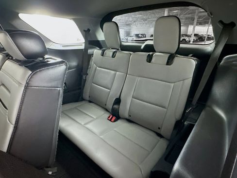 Used 2021 Ford Explorer XLT w/ Equipment Group 202A image 29