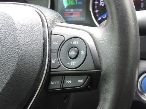 Used 2021 Toyota RAV4 XLE Premium AWD/4WD image 26