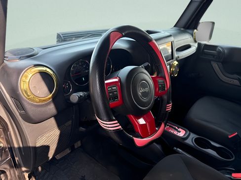 Used 2017 Jeep Wrangler Sport AWD/4WD image 9