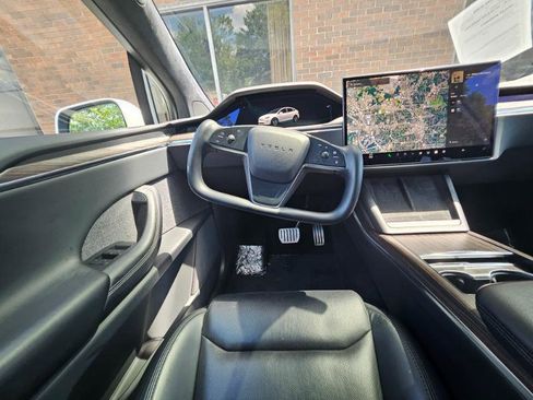 Used 2023 Tesla Model X AWD/4WD image 5