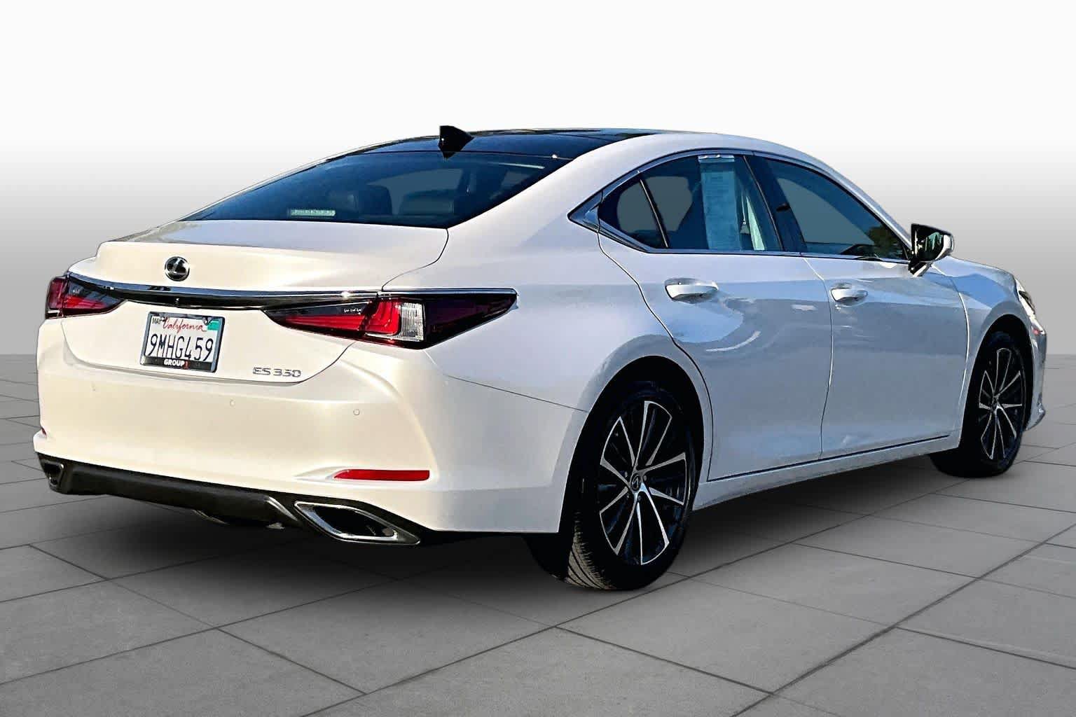 Used 2024 Lexus ES 350 w/ Premium Package FWD image 12