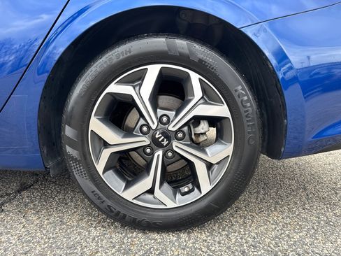 Used 2021 Kia Forte LXS image 19