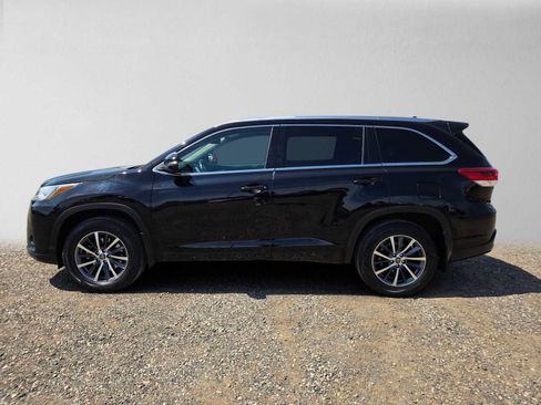 Used 2018 Toyota Highlander XLE AWD/4WD image 6