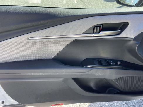 Used 2025 Toyota Camry SE image 15