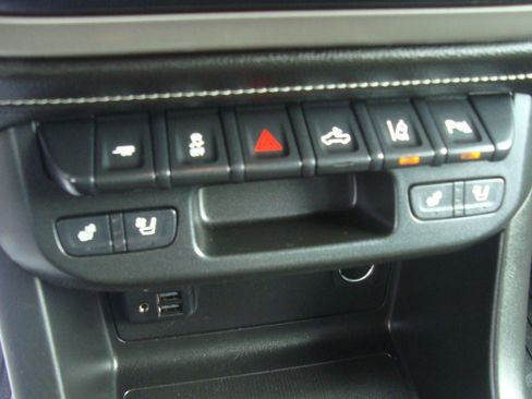 Used 2020 GMC Canyon Denali image 15