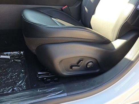 New 2026 Jeep Compass Limited w/ Limited Altitude Pack image 24