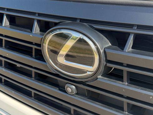Used 2024 Lexus GX 550 AWD/4WD image 16