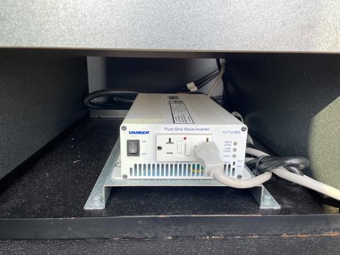 Used 2017 Ford Transit 150 XLT image 29