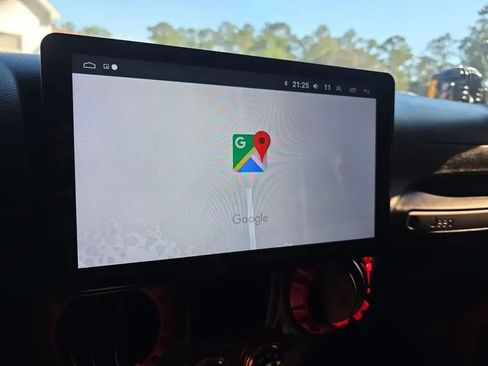 Used 2017 Jeep Wrangler Unlimited Sport w/ Connectivity Group image 21