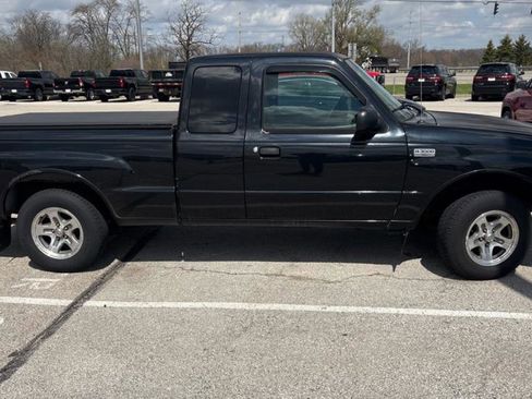 Used 2004 MAZDA B-Series Pickup SE w/ Convenience Pkg image 8